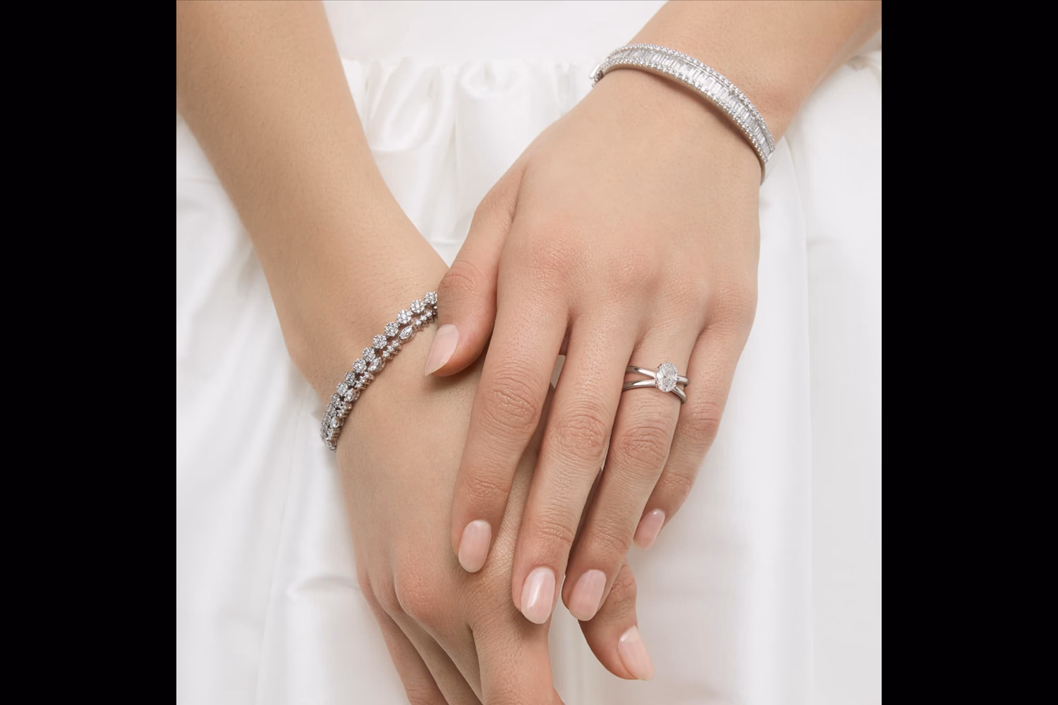 1.5 carat oval diamond ring white gold classic solitaire lifestyle — Blue Nile