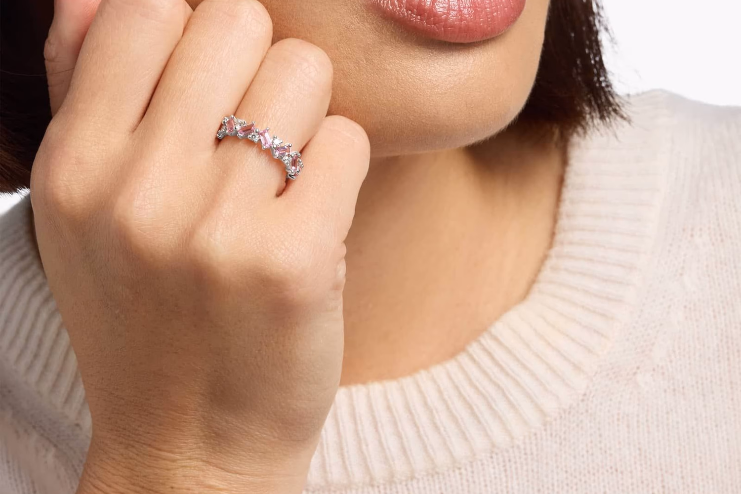 Oval sapphire and diamond halo ring in 18K white gold