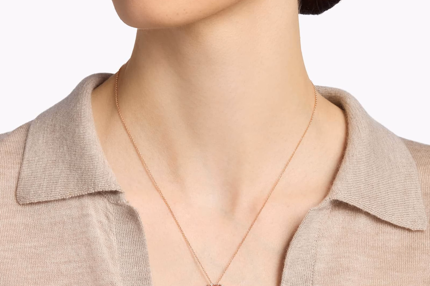 Blue Nile morganite rose gold gemstone pendant necklace lifestyle photo on model